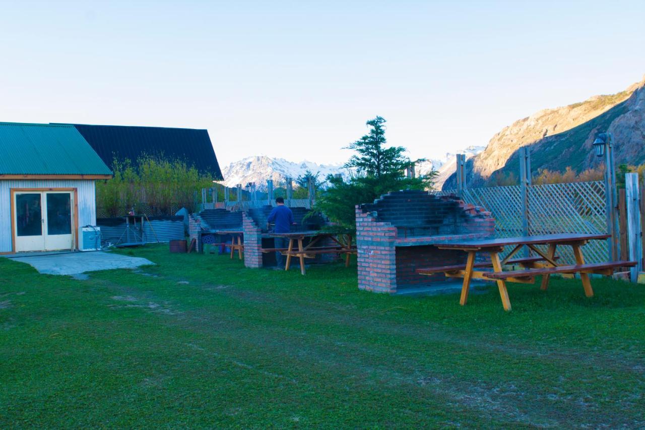 Hostel Pioneros Del Valle El Chalten Ngoại thất bức ảnh