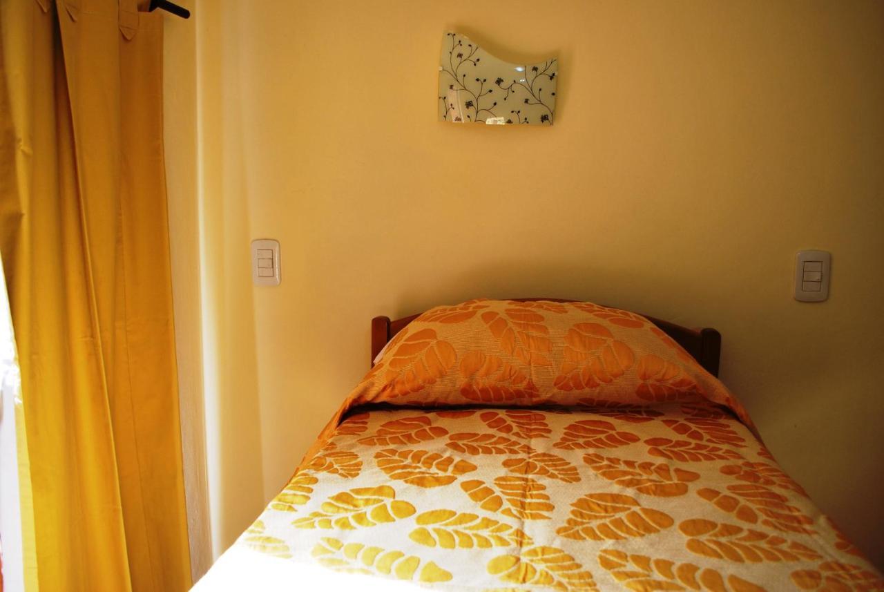 Hostel Pioneros Del Valle El Chalten Ngoại thất bức ảnh