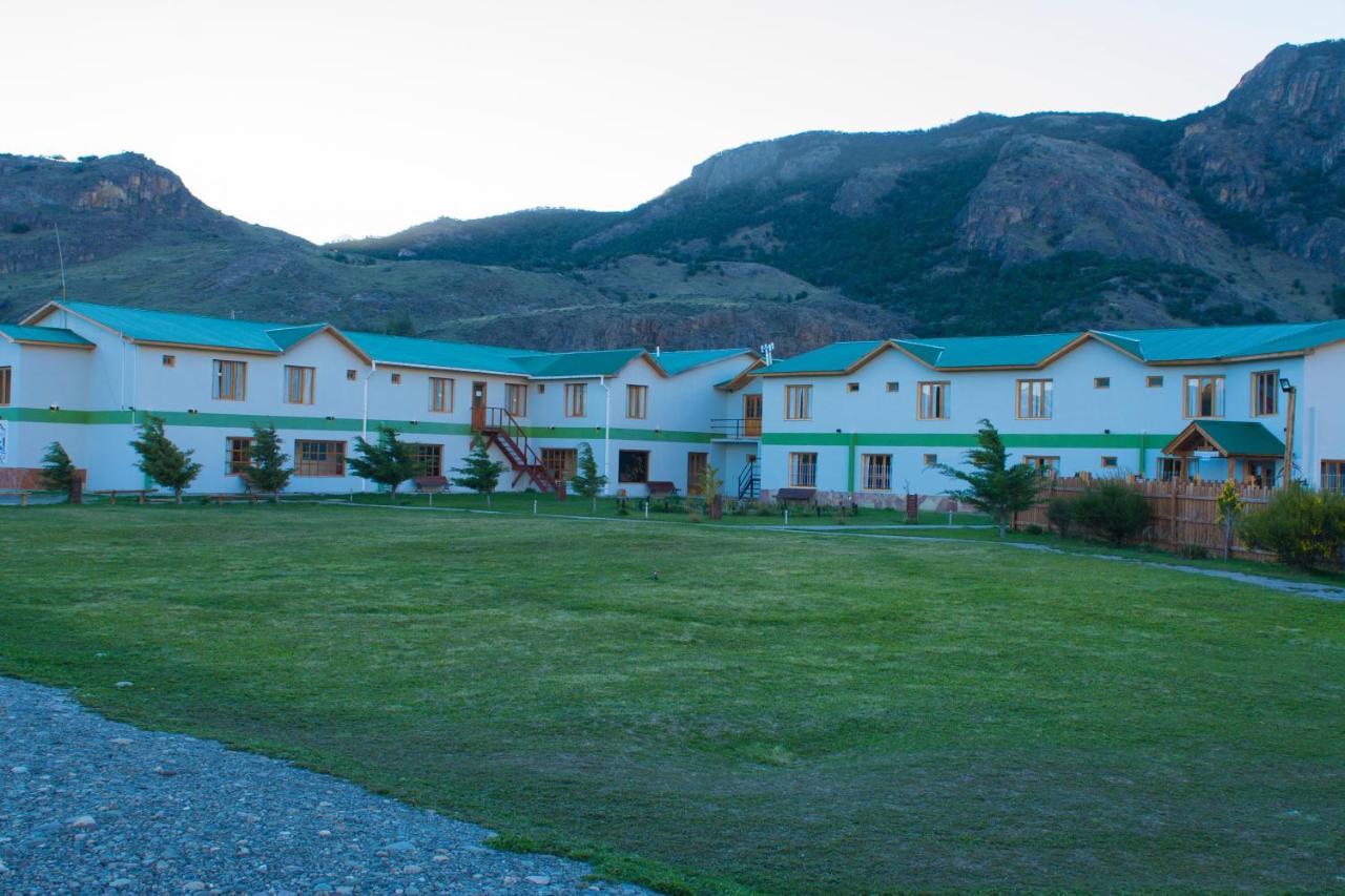 Hostel Pioneros Del Valle El Chalten Ngoại thất bức ảnh