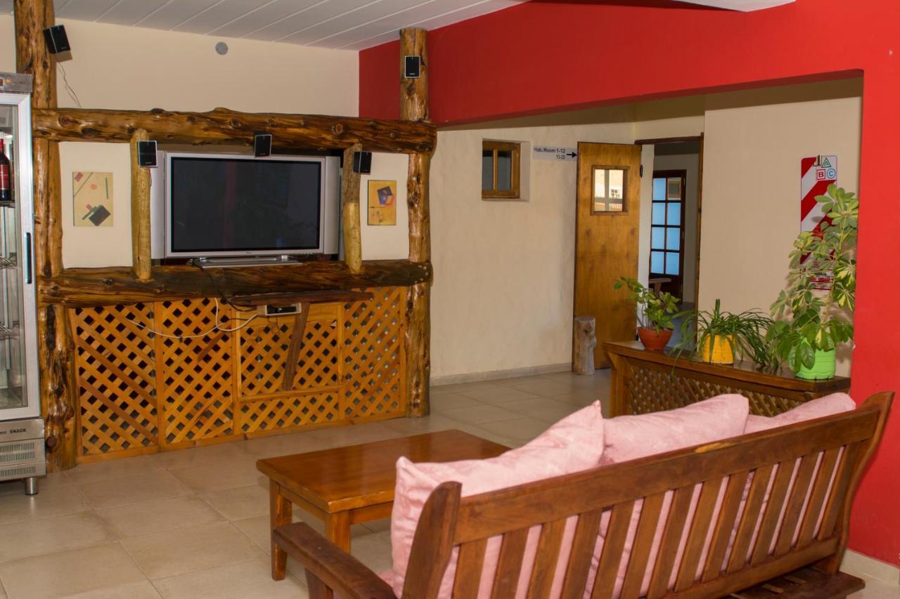 Hostel Pioneros Del Valle El Chalten Ngoại thất bức ảnh
