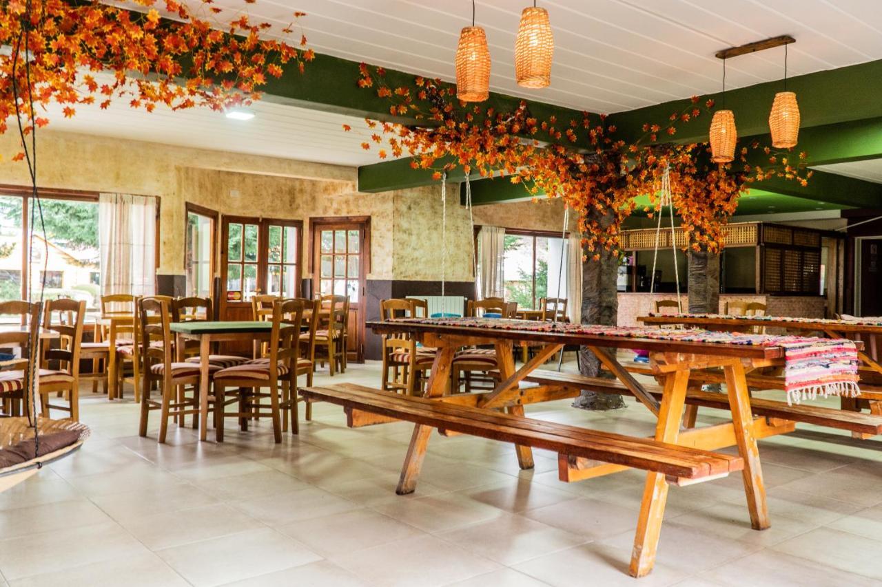 Hostel Pioneros Del Valle El Chalten Ngoại thất bức ảnh