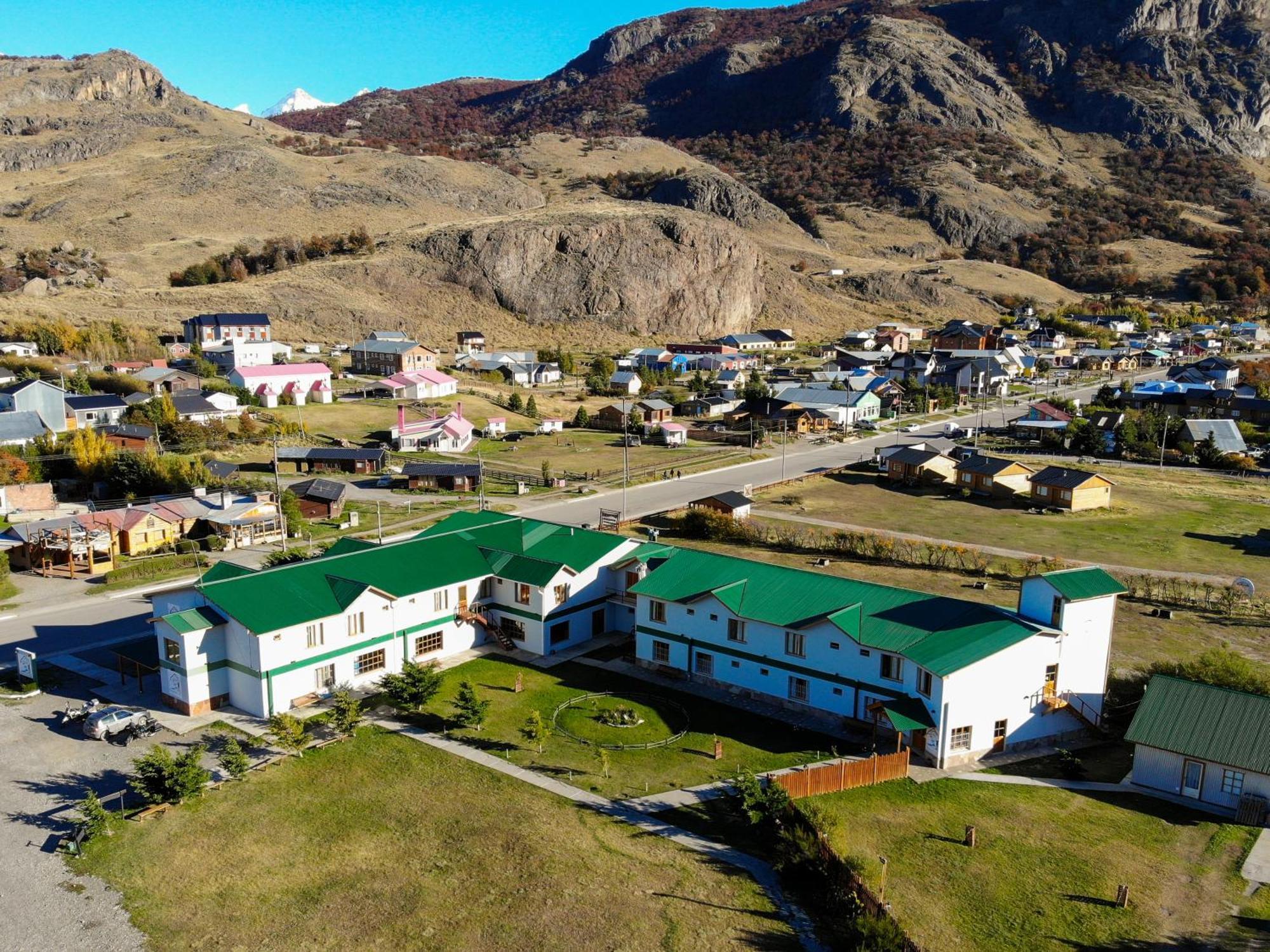 Hostel Pioneros Del Valle El Chalten Ngoại thất bức ảnh